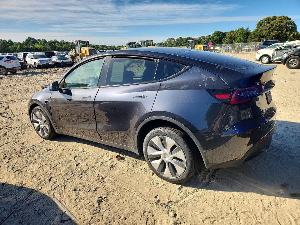 2024 TESLA MODEL Y 2