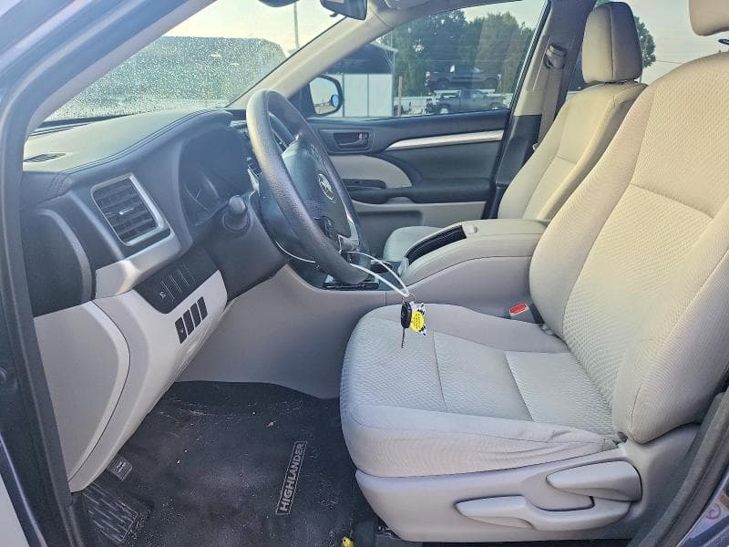 2017 TOYOTA HIGHLANDER LE 7