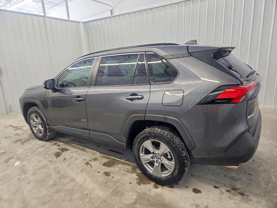 2023 TOYOTA RAV4 XLE 2
