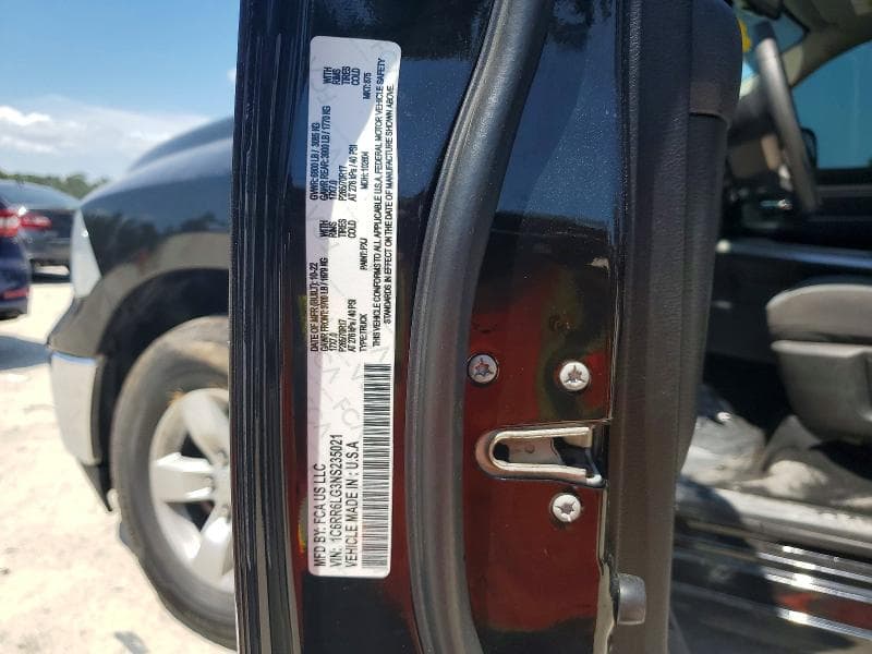 2022 RAM 1500 CLASSIC SLT 12