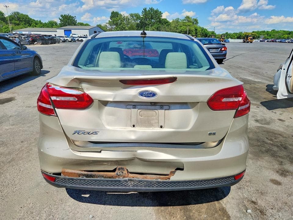 2017 FORD FOCUS SE 6