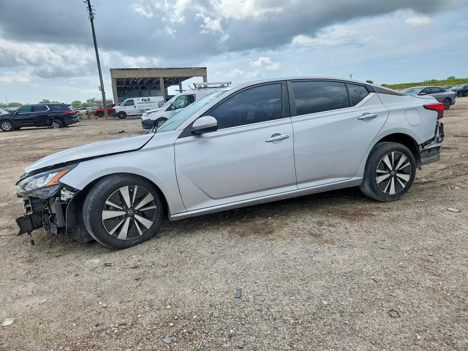 2022 NISSAN ALTIMA SV - 1