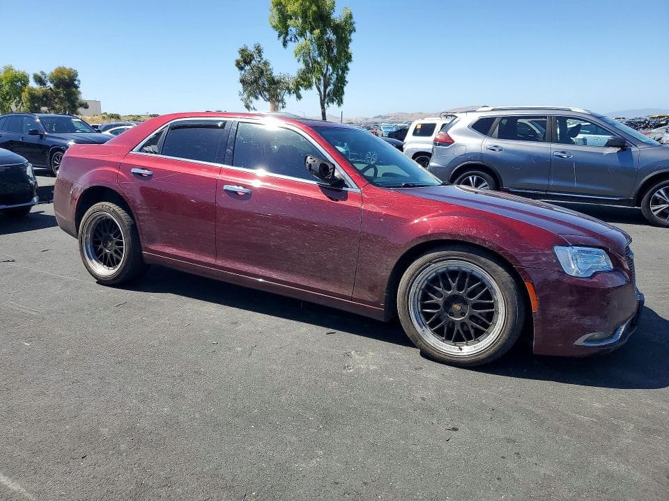 2019 CHRYSLER 300 LIMITED 4