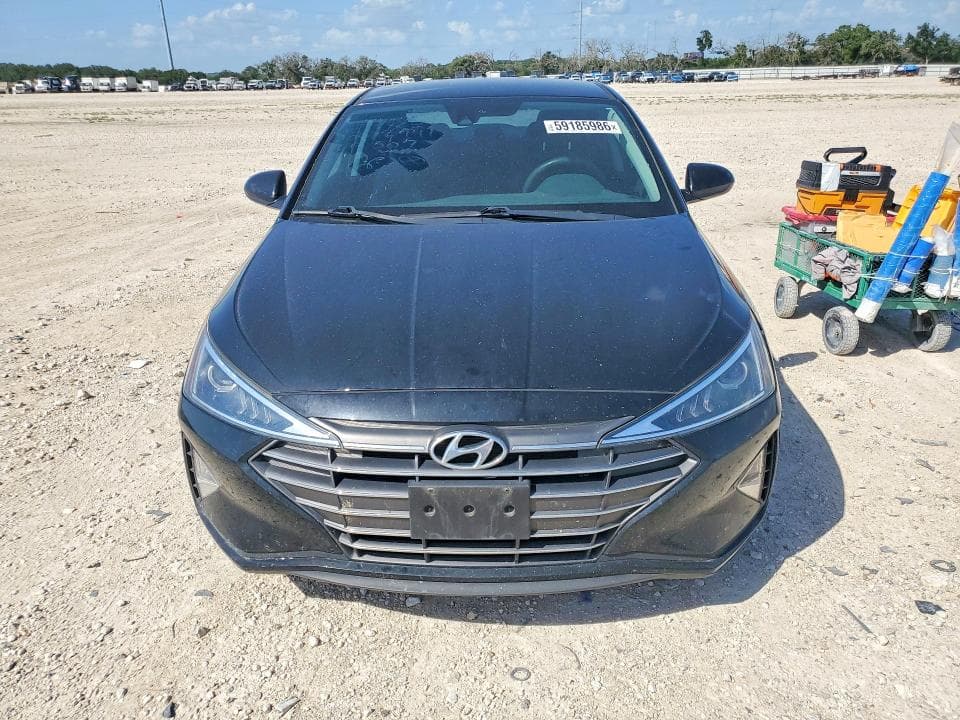 2020 HYUNDAI ELANTRA SE 5