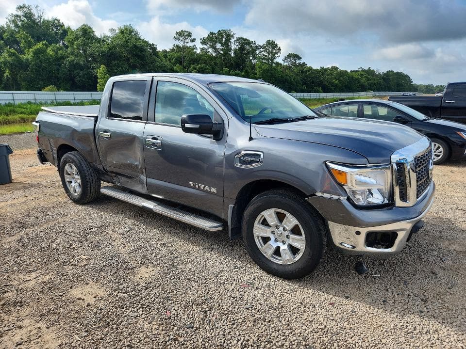 2017 NISSAN TITAN SV 4