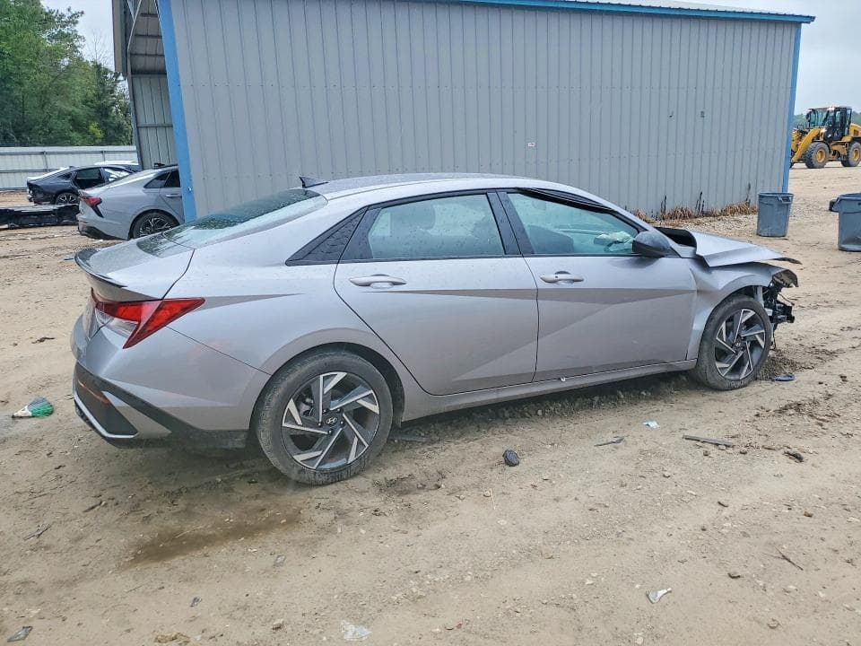 2025 HYUNDAI ELANTRA SEL SPORT 3