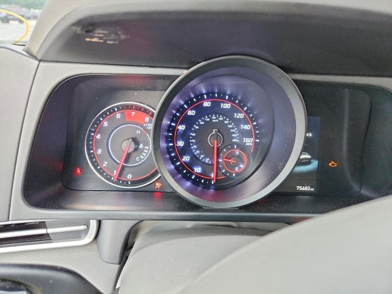 2021 HYUNDAI ELANTRA SE 9