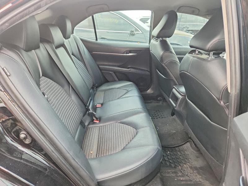 2020 TOYOTA CAMRY SE 10