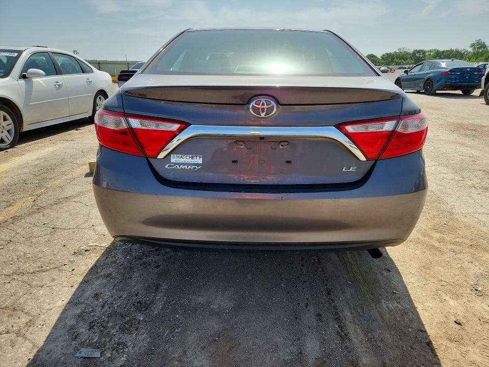 2017 TOYOTA CAMRY LE 6