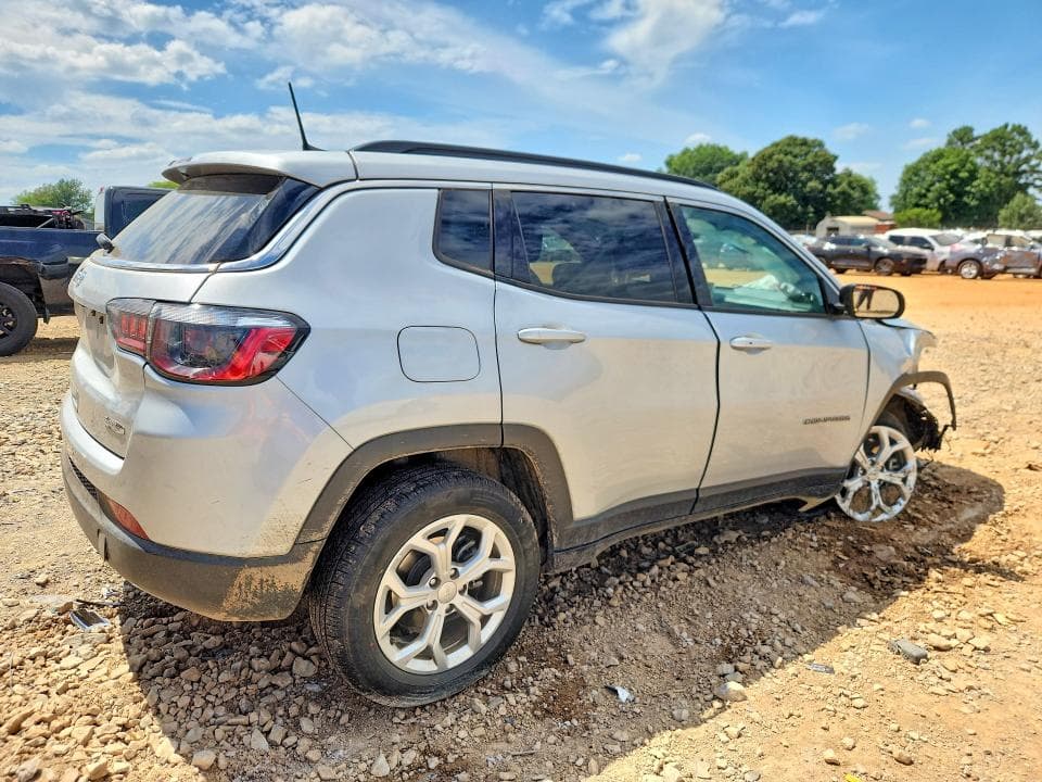2024 JEEP COMPASS LATITUDE 3