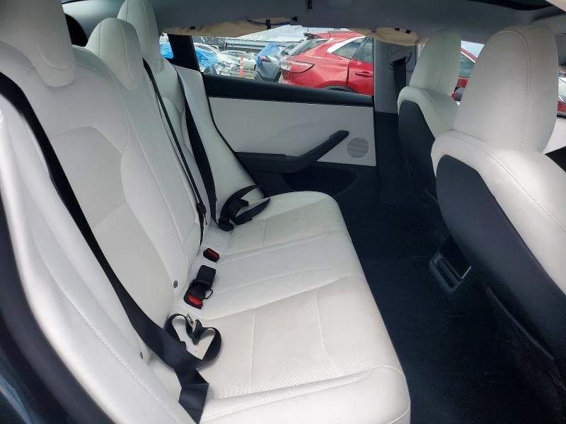 2026 TESLA MODEL 3 11