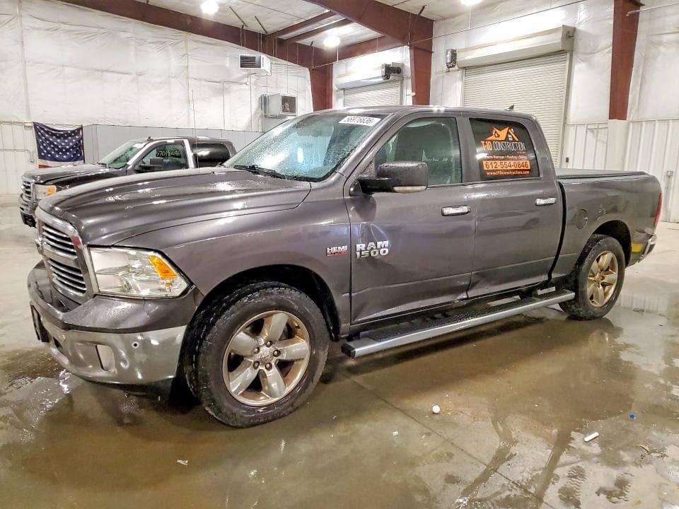 2016 RAM 1500 SLT - 1