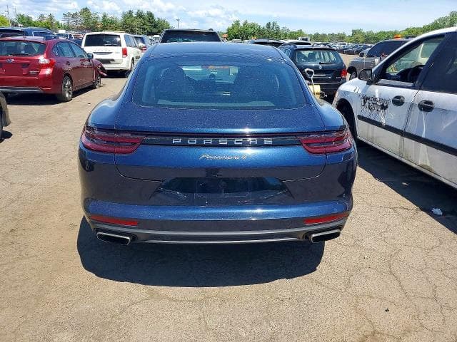 2018 PORSCHE PANAMERA 4 6