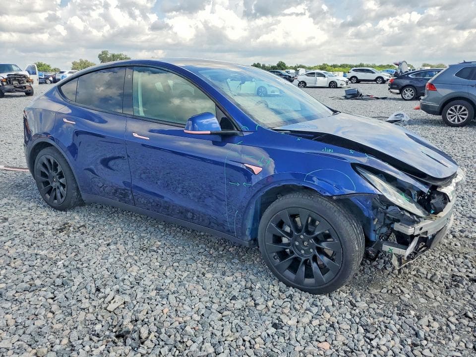 2022 TESLA MODEL Y 4
