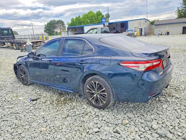 2018 TOYOTA CAMRY SE 2