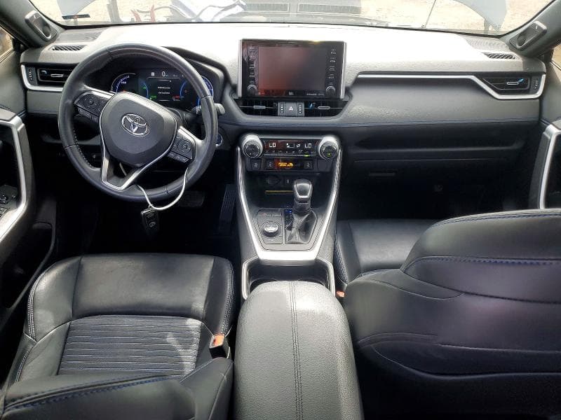 2020 TOYOTA RAV4 XSE 8
