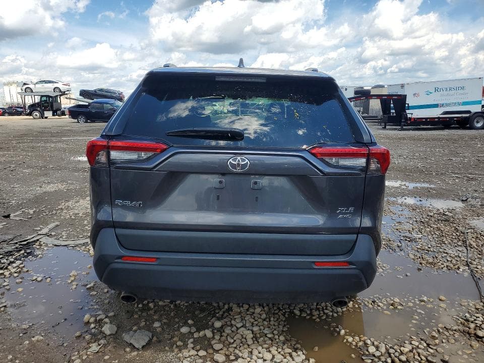 2019 TOYOTA RAV4 XLE 6