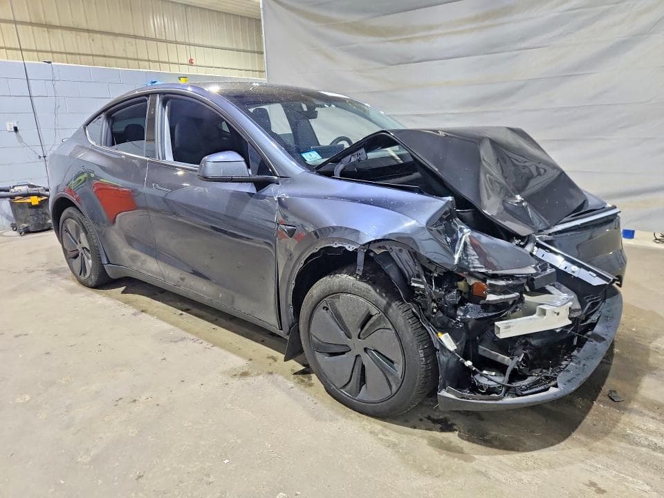 2026 TESLA MODEL Y 4
