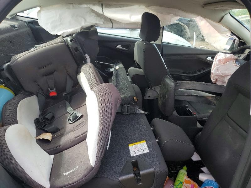 2017 FORD FOCUS SE 10