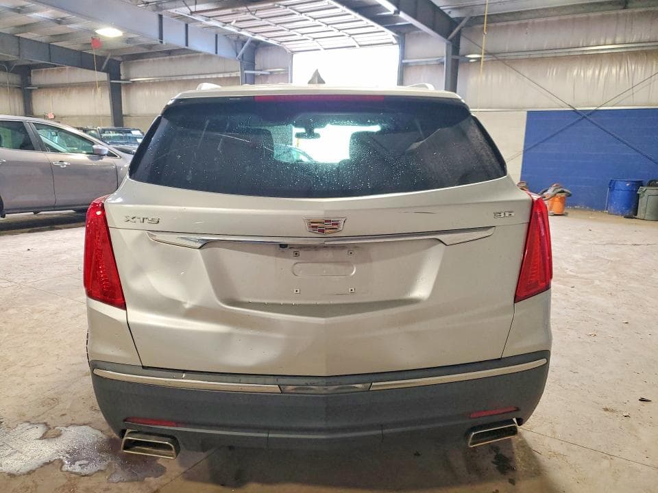 2017 CADILLAC XT5 6