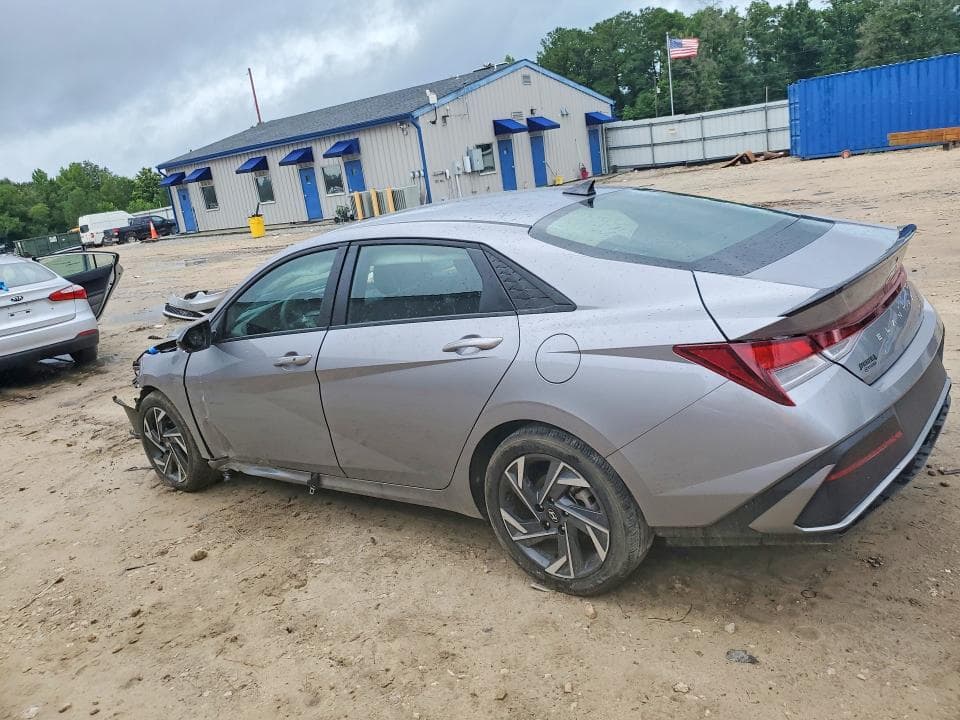 2025 HYUNDAI ELANTRA SEL SPORT 2