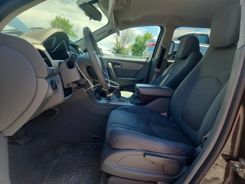 2017 CHEVROLET TRAVERSE LS 7