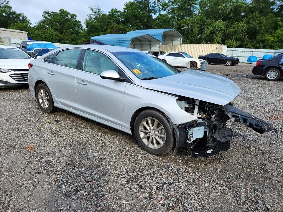 2018 HYUNDAI SONATA SE 4