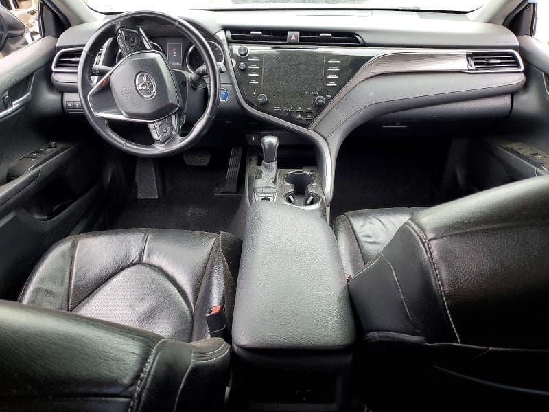 2020 TOYOTA CAMRY SE 8