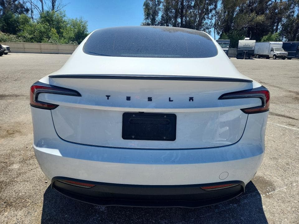 2025 TESLA MODEL 3 6