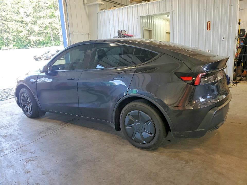 2026 TESLA MODEL Y 2