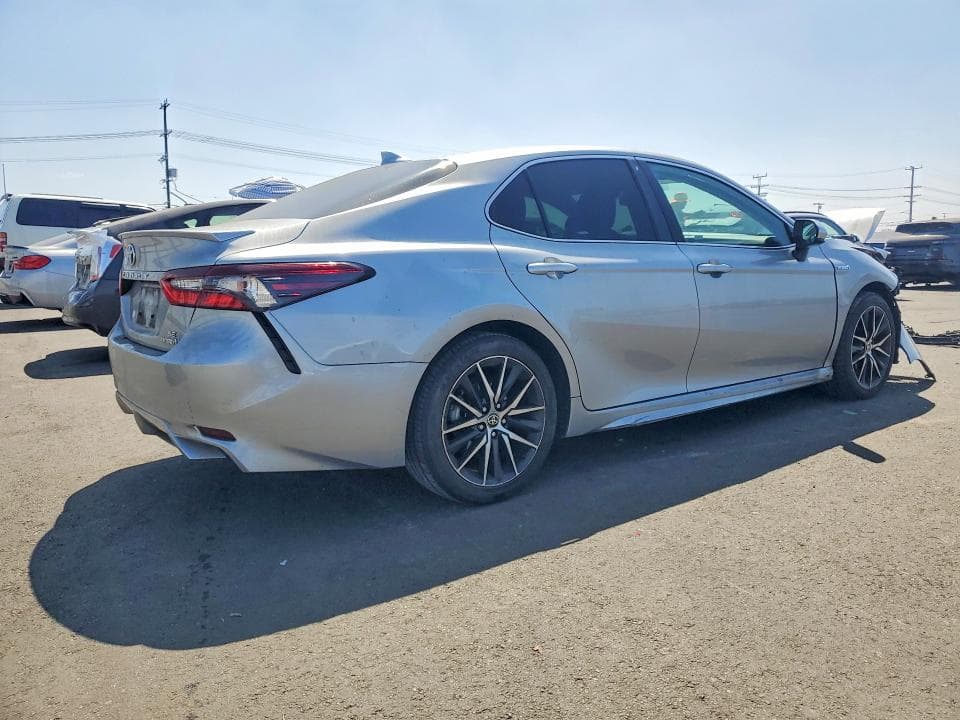 2021 TOYOTA CAMRY SE 3