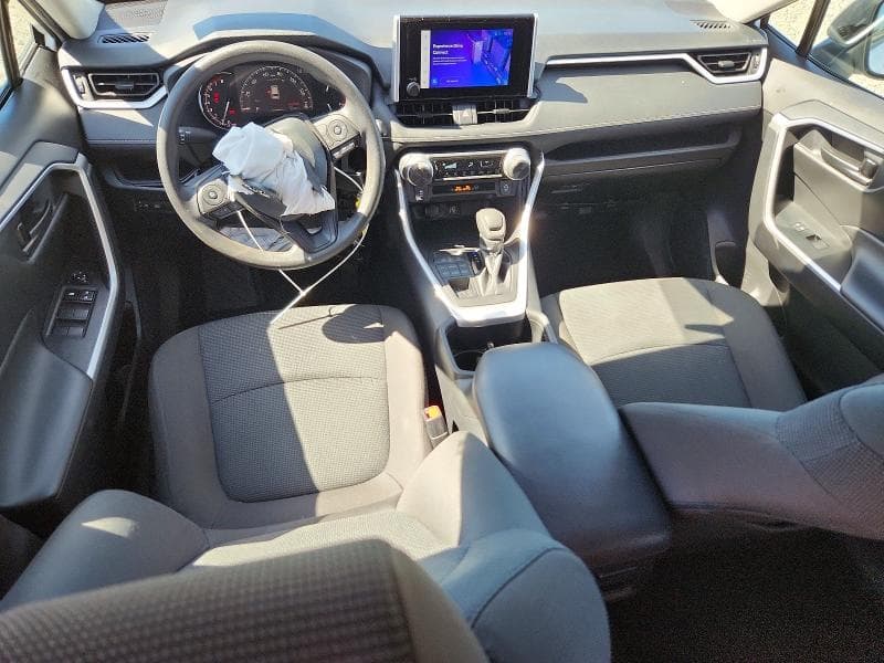 2024 TOYOTA RAV4 LE 8