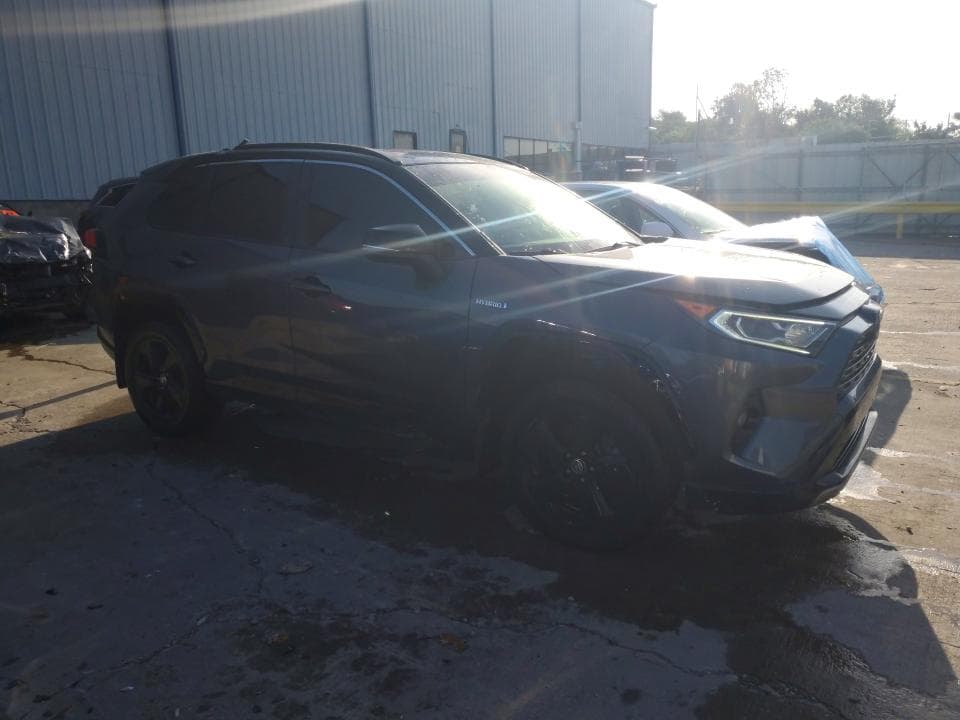 2021 TOYOTA RAV4 XSE 4