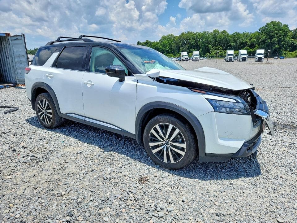 2025 NISSAN PATHFINDER PLATINUM 4