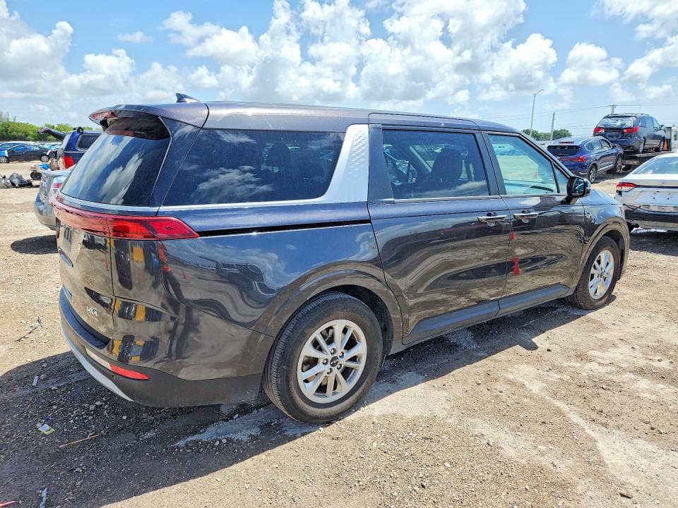 2023 KIA CARNIVAL LX 3