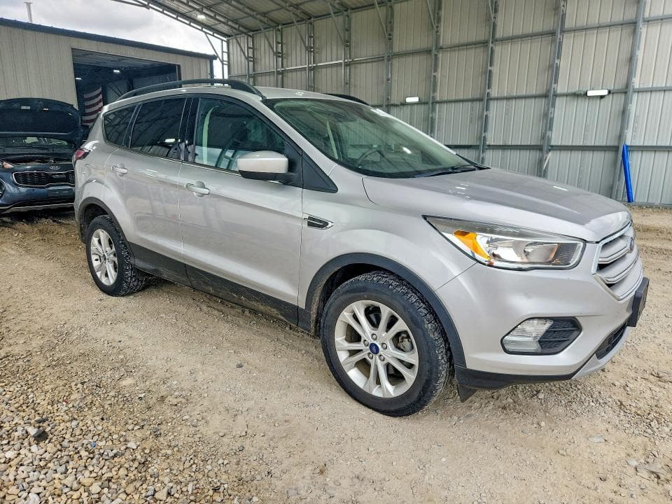 2018 FORD ESCAPE SE 4