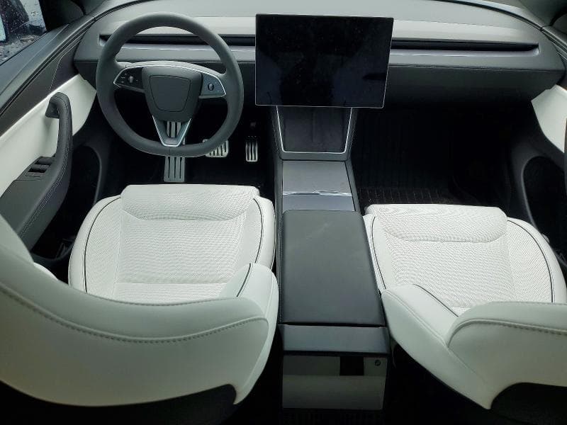 2026 TESLA MODEL Y 8