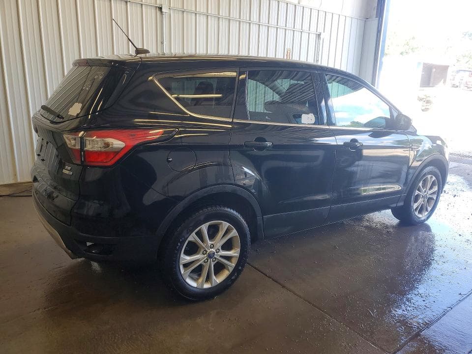 2017 FORD ESCAPE SE 3