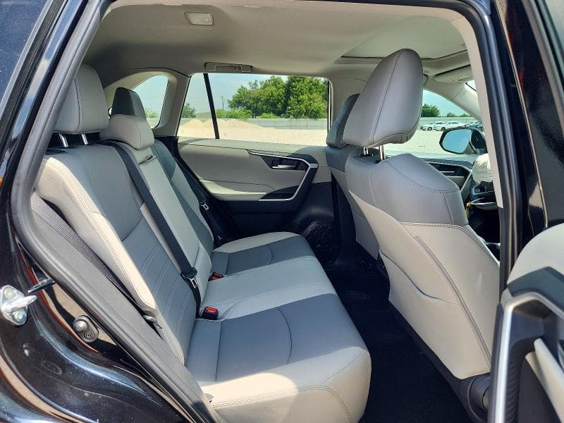 2025 TOYOTA RAV4 XLE PREMIUM 10
