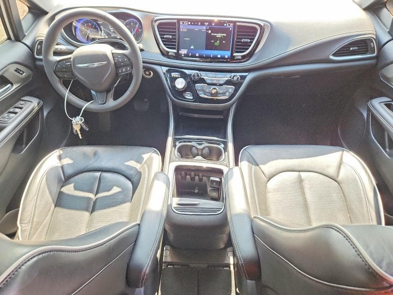 2024 CHRYSLER PACIFICA LIMITED 8