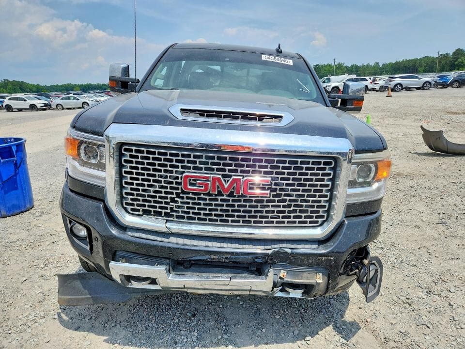 2017 GMC SIERRA K2500 DENALI 9