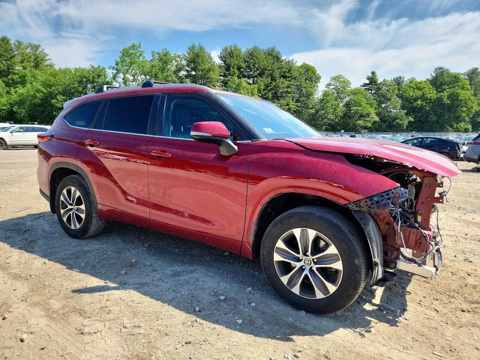 2023 TOYOTA HIGHLANDER XLE 4