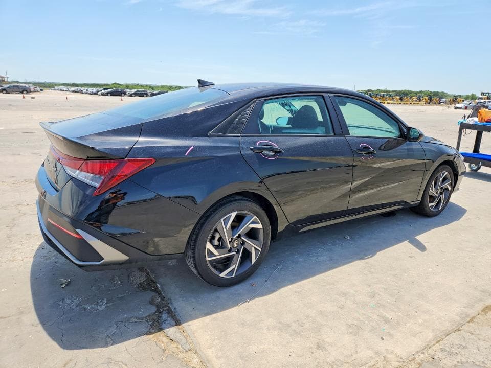 2025 HYUNDAI ELANTRA SEL SPORT 3