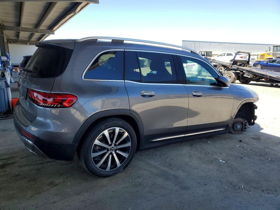 2023 MERCEDES-BENZ GLB 250 4MATIC 3