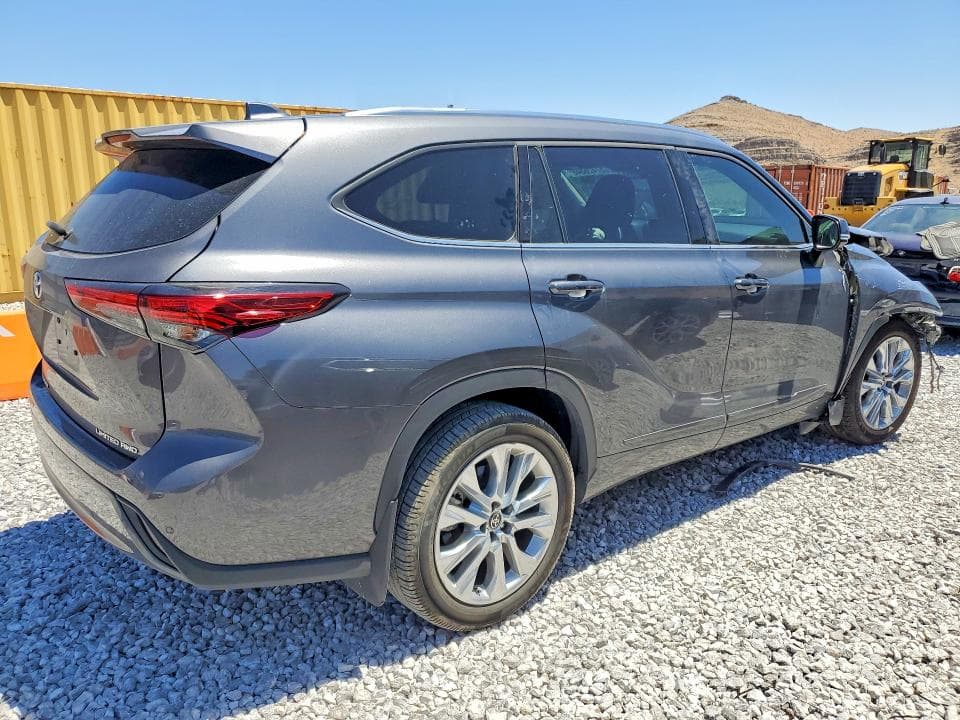 2022 TOYOTA HIGHLANDER LIMITED 3