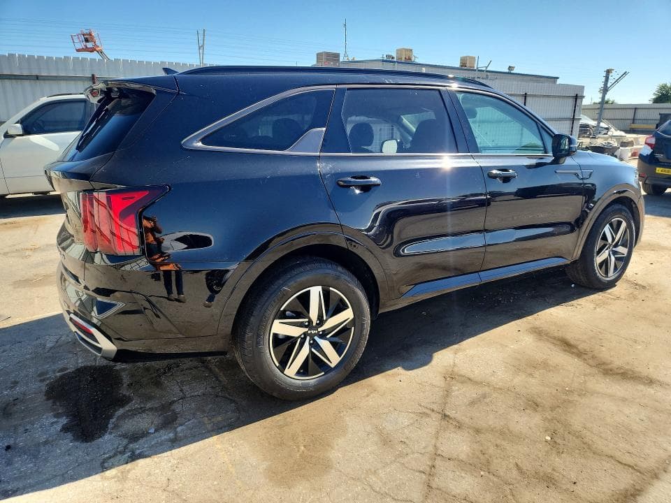 2022 KIA SORENTO S 3