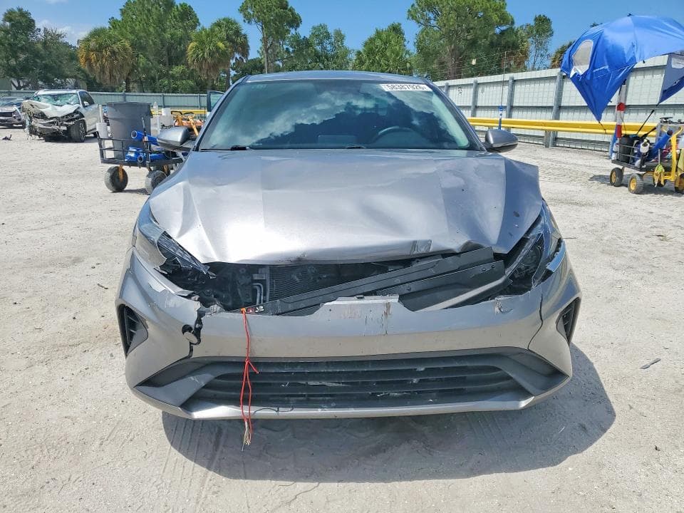 2023 KIA FORTE LXS 5