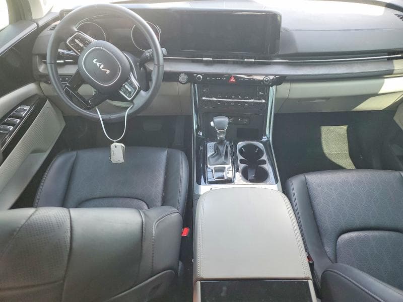 2024 KIA CARNIVAL EX 8