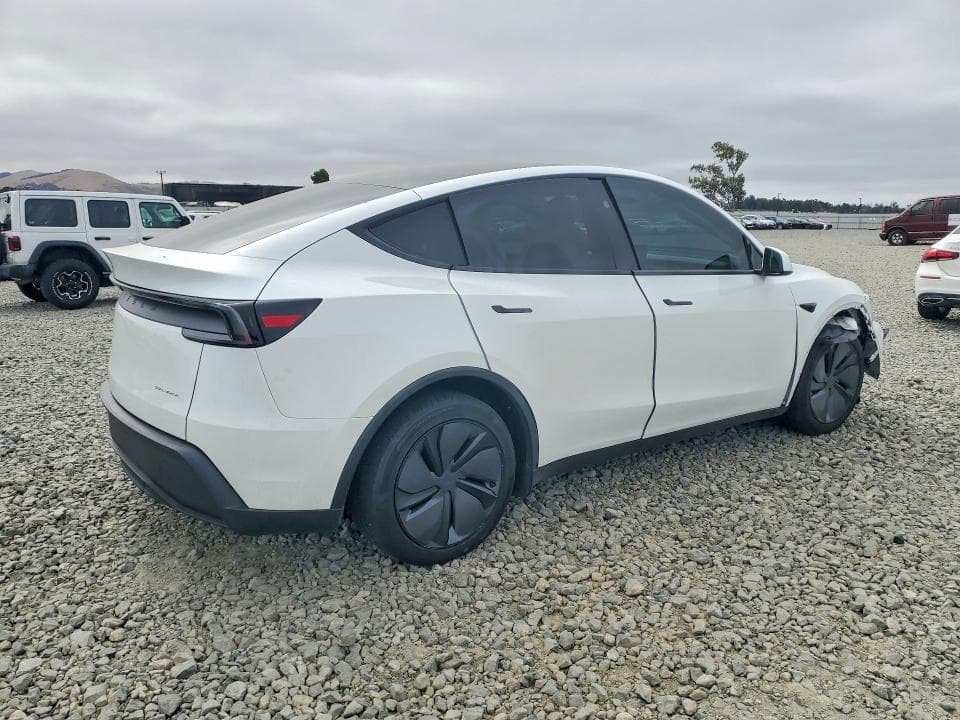 2026 TESLA MODEL Y 3
