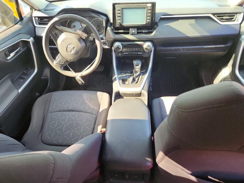 2019 TOYOTA RAV4 XLE 8